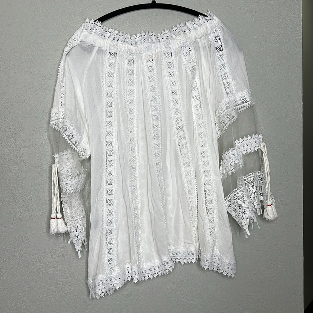 POL white BoHo lace floral off shoulder ruffle top. Size S - Picture 7 of 9